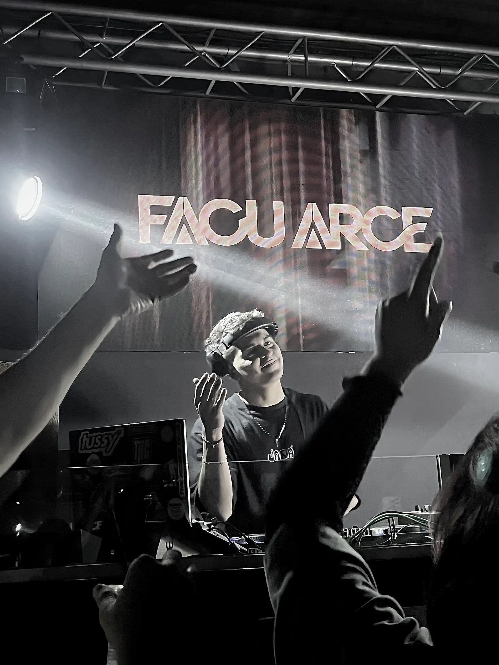 carousel-gallery-image-9