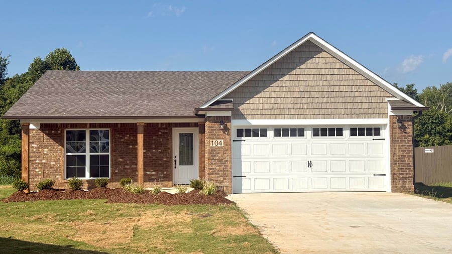 104 James Bowie Dr