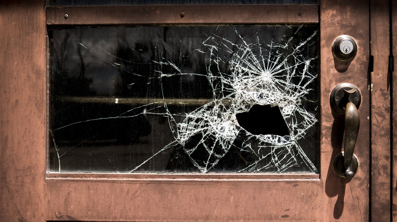 broken window repair