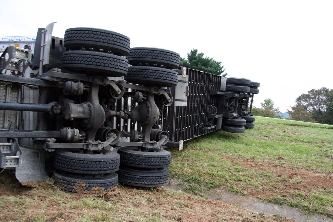 heavy-duty semi truck tow