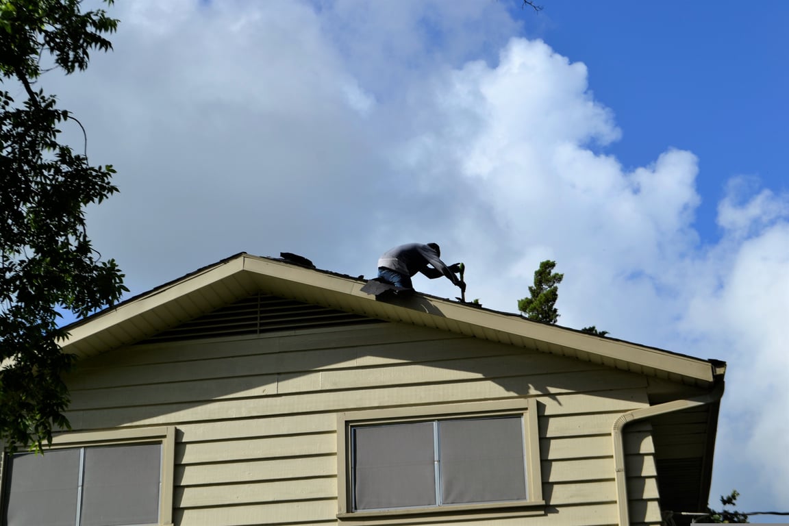 roof repair contractor