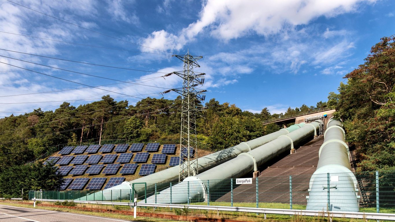 Solar Panel Repair Companies Near Me: How to Find Qualified Local Help