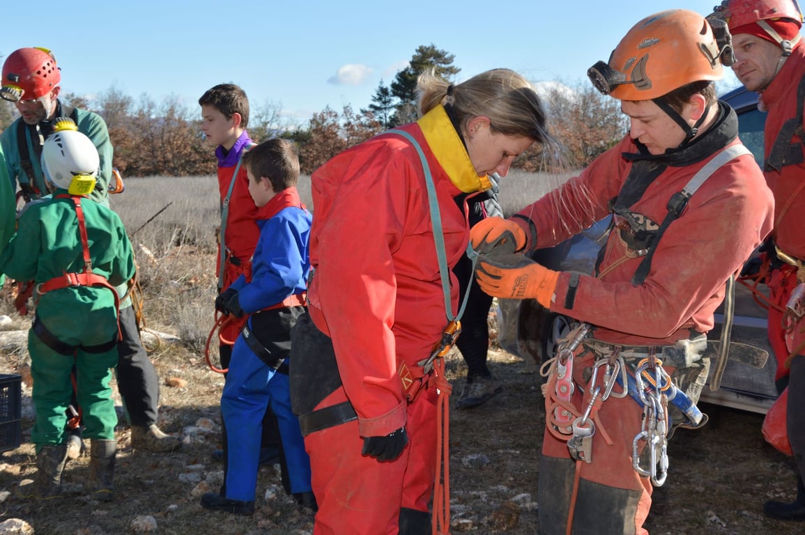 Outdoor First Aid Training: Skills That Matter Beyond the Trailhead