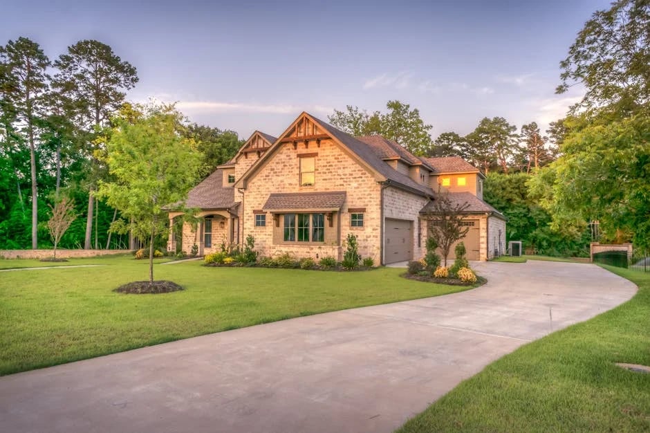 "Elegant modern villa with a sleek architectural design and expansive outdoor terrace, featured in the article 'Top 10 Luxury Homes You Must See in 2025'."