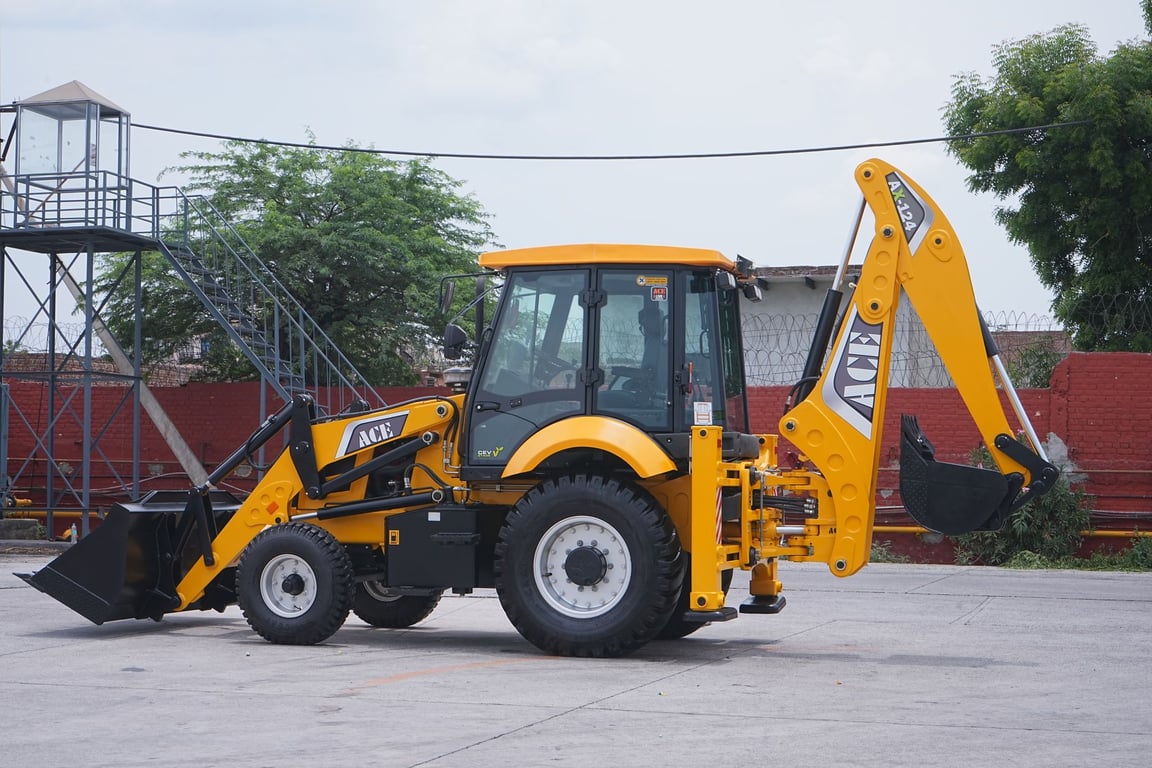 K-Tec Earthmovers: Evaluating Scrapers for High-Volume Earthmoving