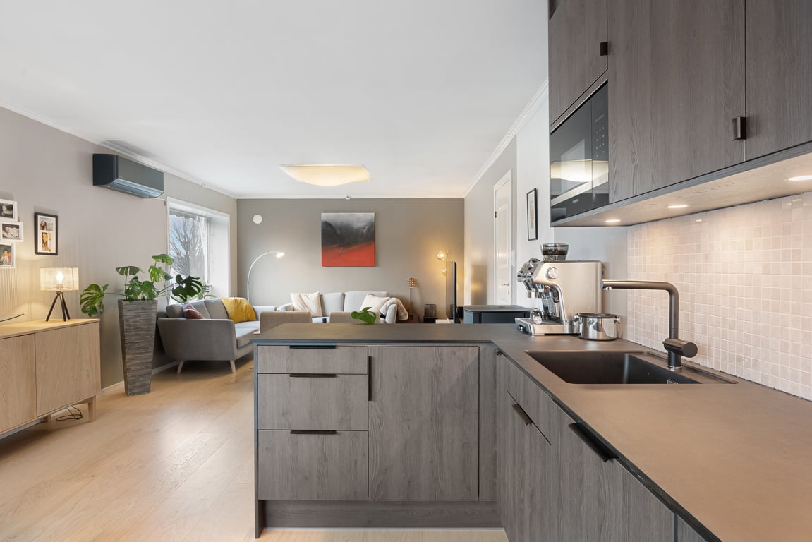 kitchen cabinet installation