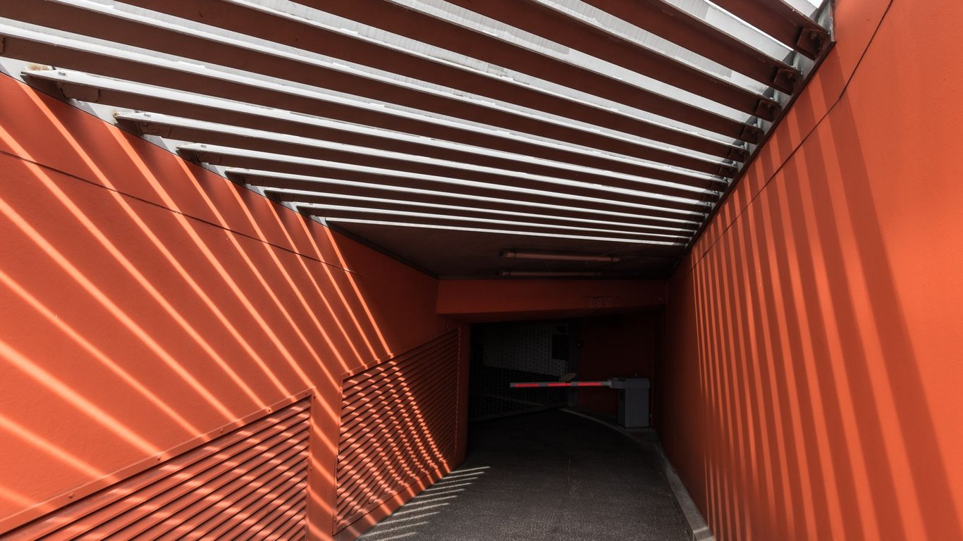 Commercial Epoxy Flooring: When It Makes Sense for a Garage Upgrade