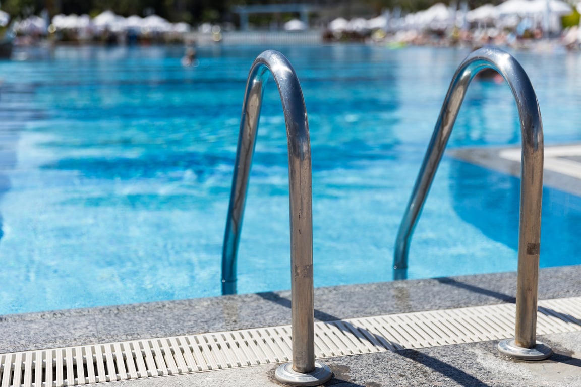 pool cleaning technician