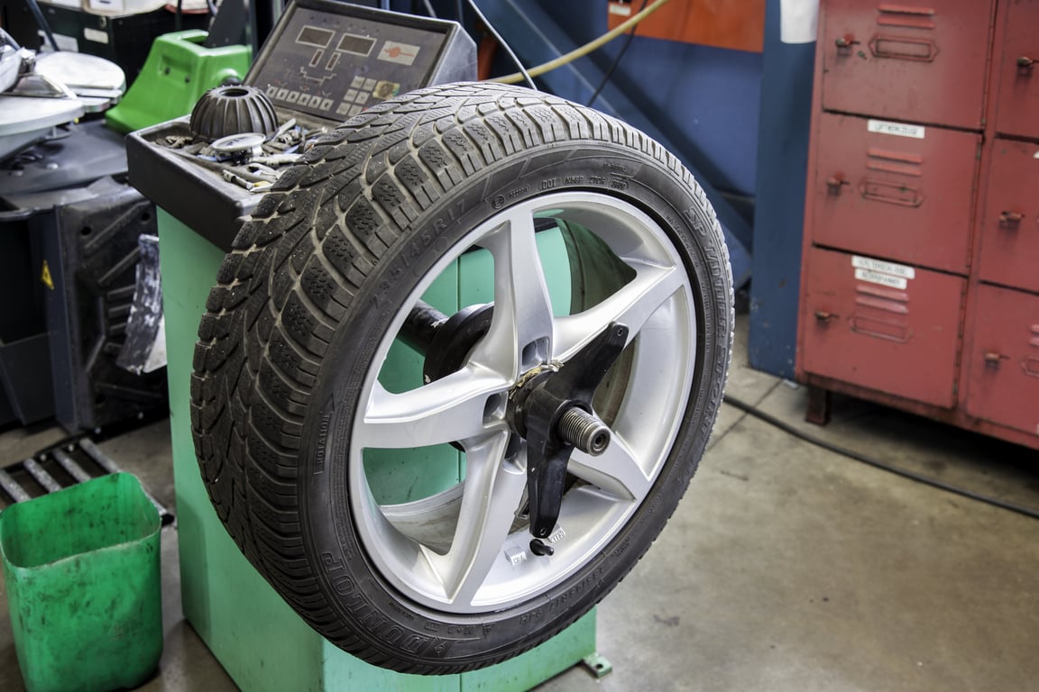 Les Schwab tire service center