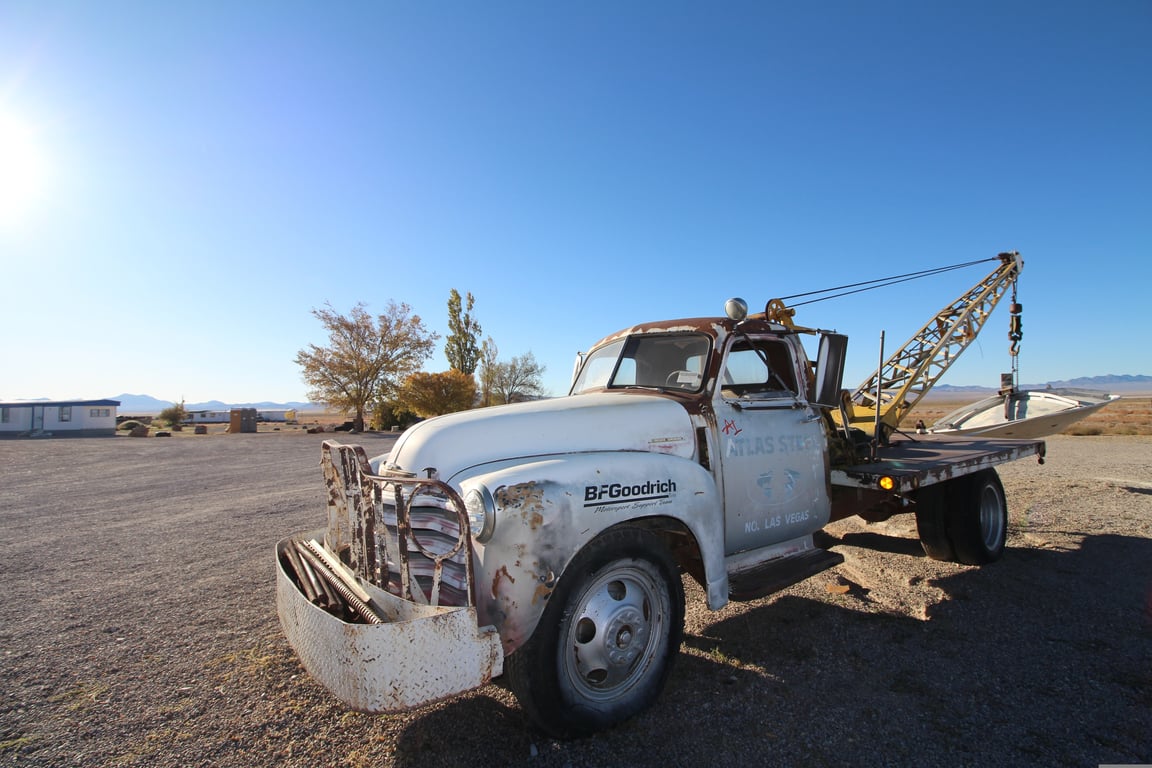 pickup truck towing trailer