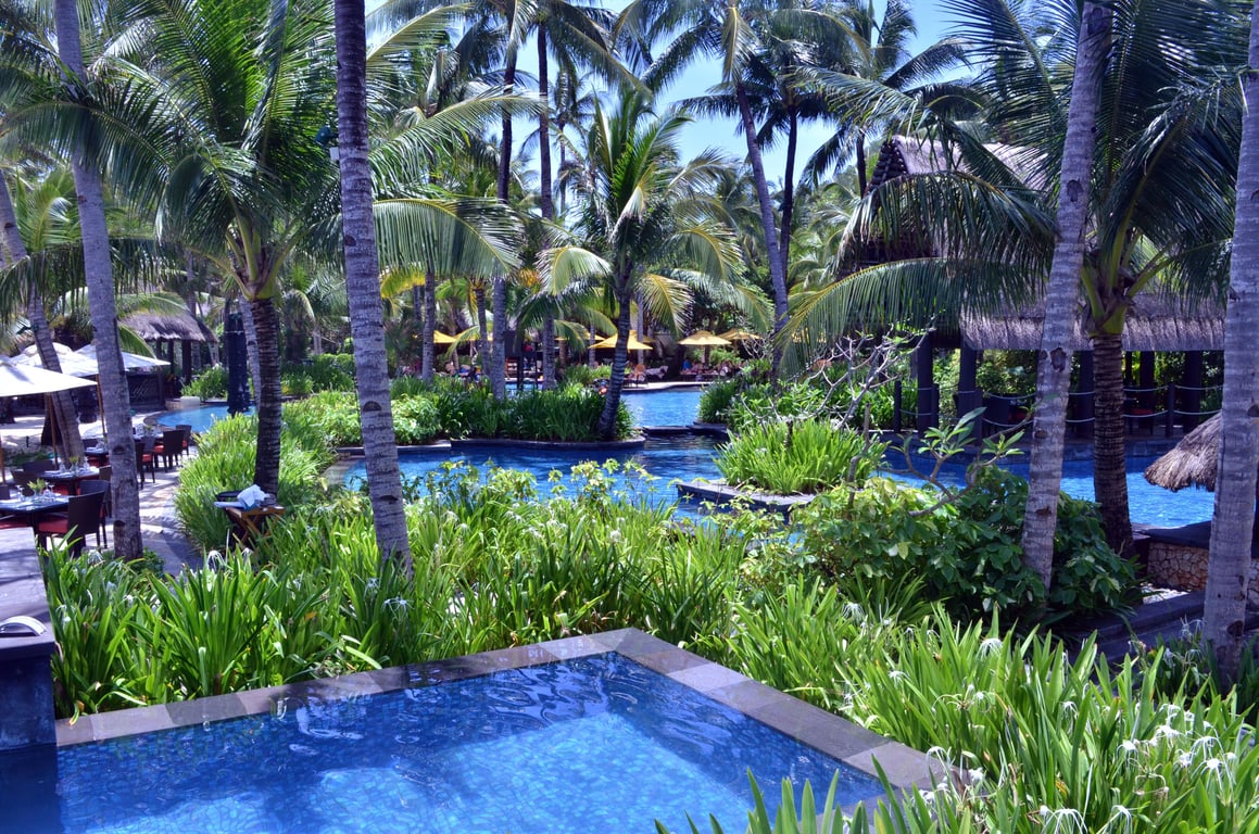 residential swimming pool cleaning