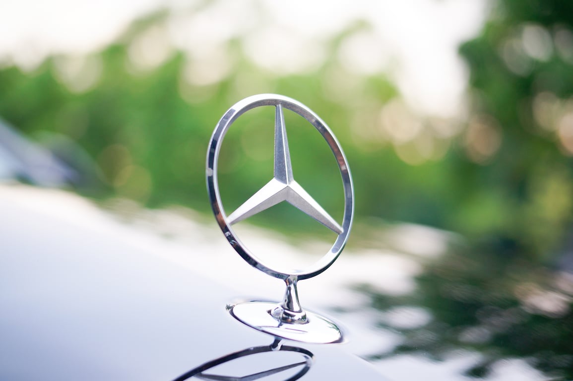 Mercedes-Benz service center
