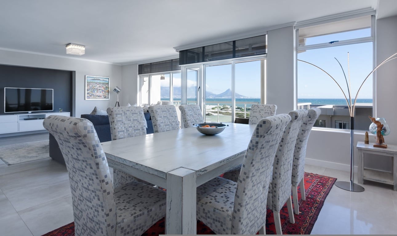 senior living community dining room