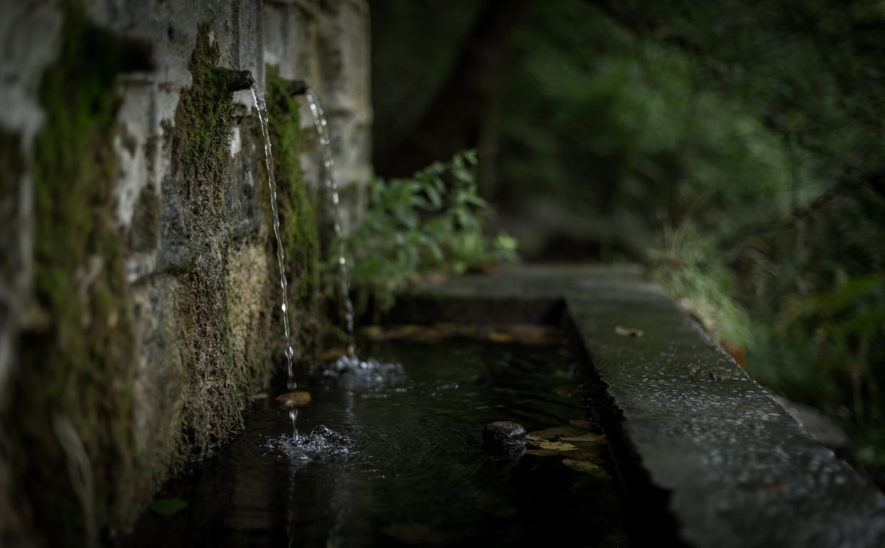 retaining wall drainage installation