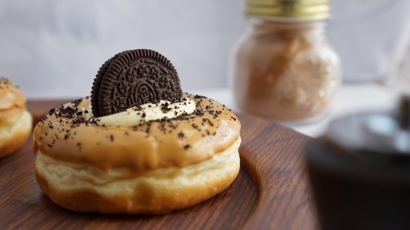 donut food trailer