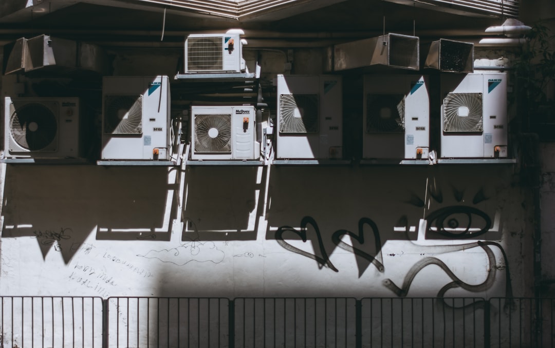 Emergency HVAC Service Near Me: How to Find a Qualified 24/7 Repair Contractor