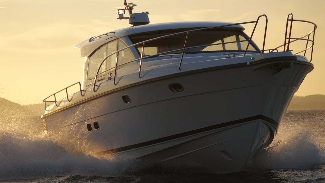 Minn Kota trolling motor boat bow