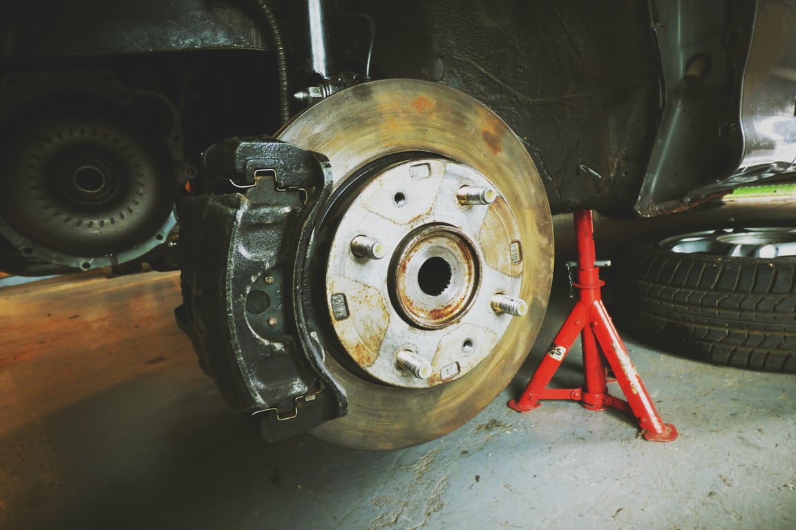 car brake repair mechanic