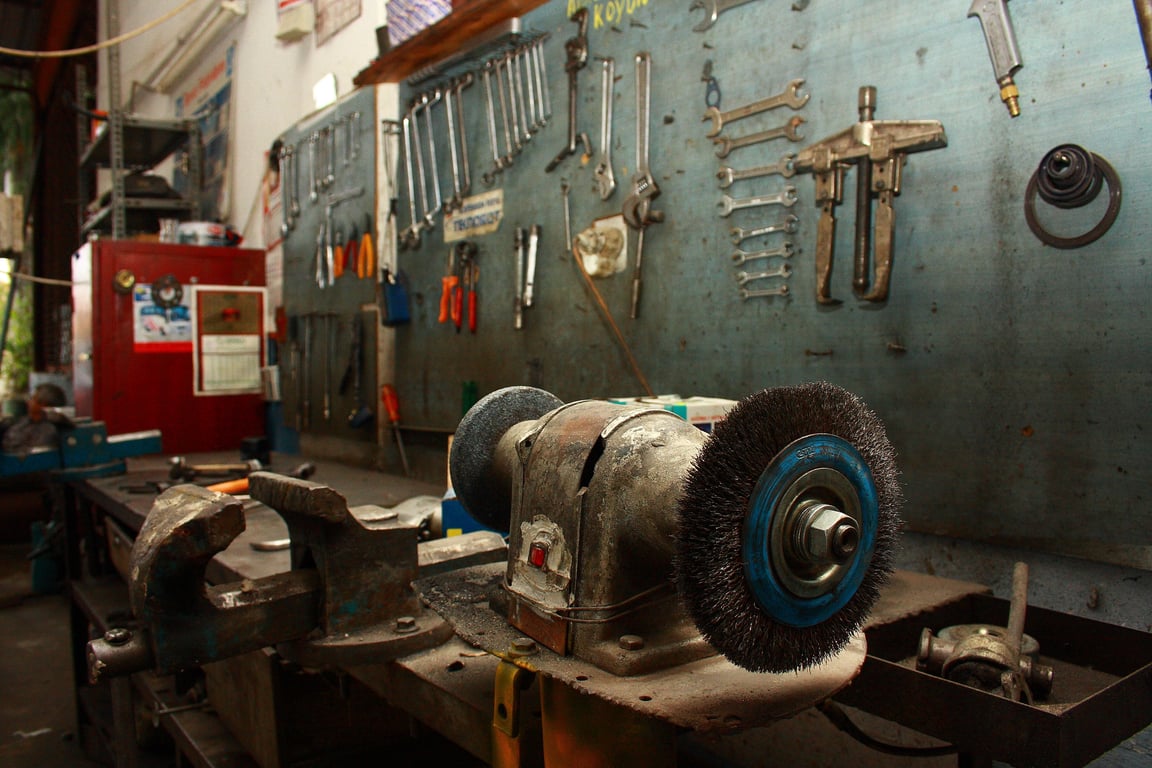 car repair garage