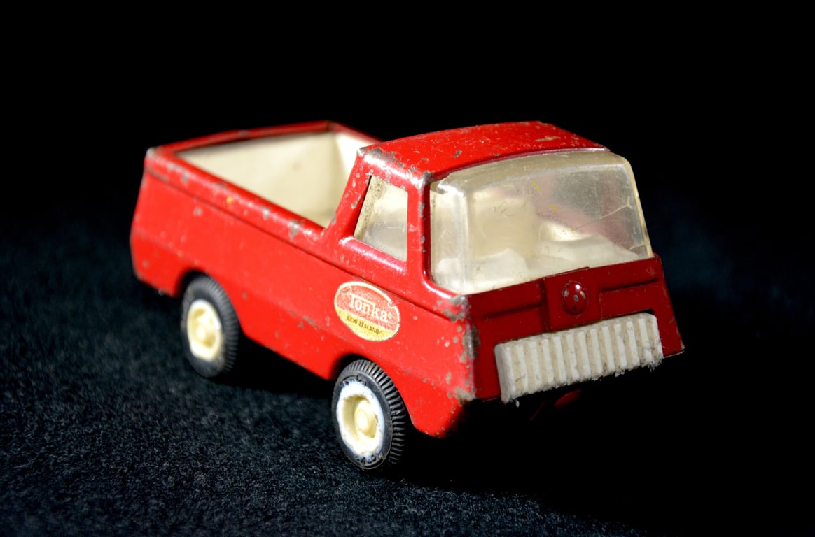 pickup truck towing trailer