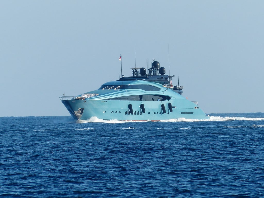 luxury pontoon boat