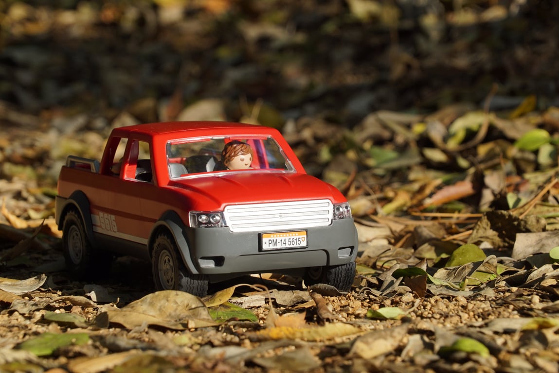fifth wheel trailer towing pickup truck