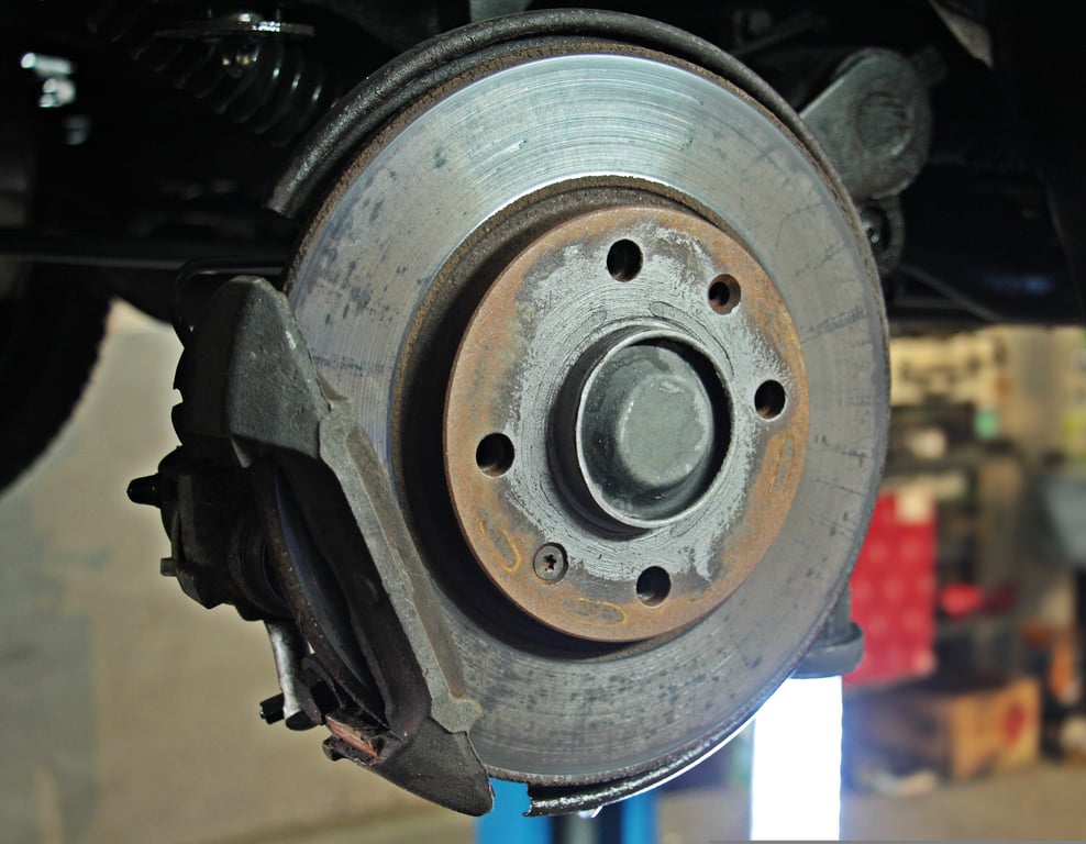 mobile brake repair technician