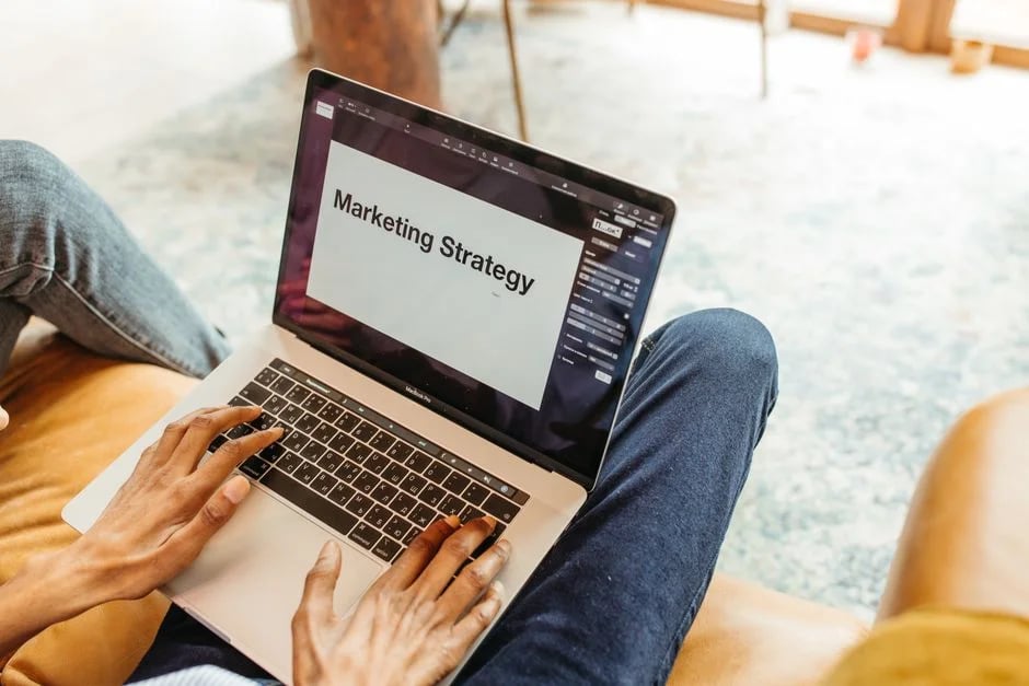 Image describing How to Win 7 Best Freelance Marketing Clients Fast in 2026?