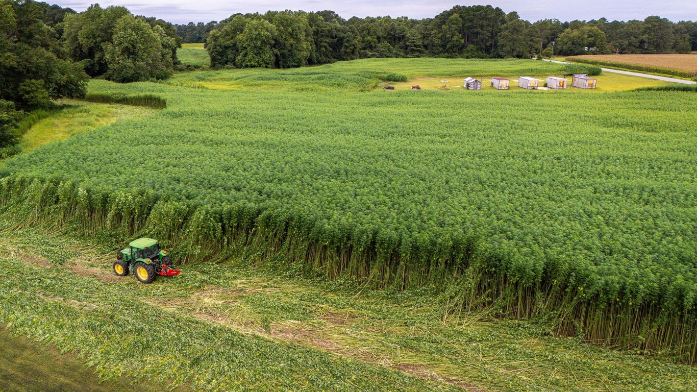 John Deere Compact Loader: A Practical Buyer’s Guide to Jobsite Fit and Ownership Costs