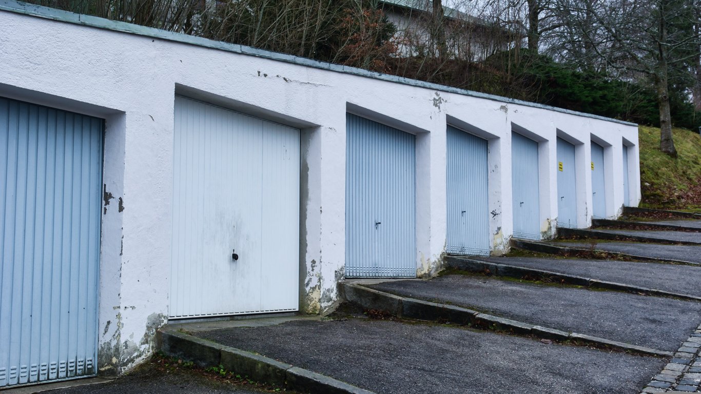 How to Choose Garage Remodel Contractors Who Plan for How You’ll Use the Space