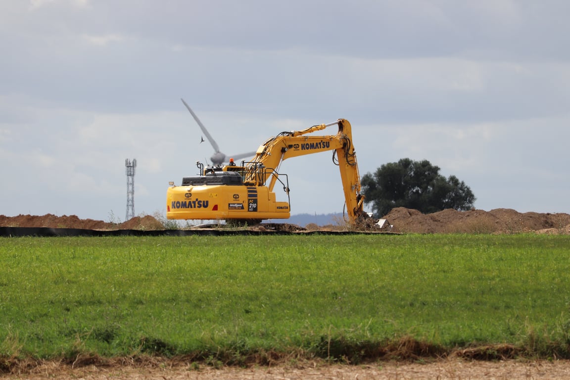 excavator field repair