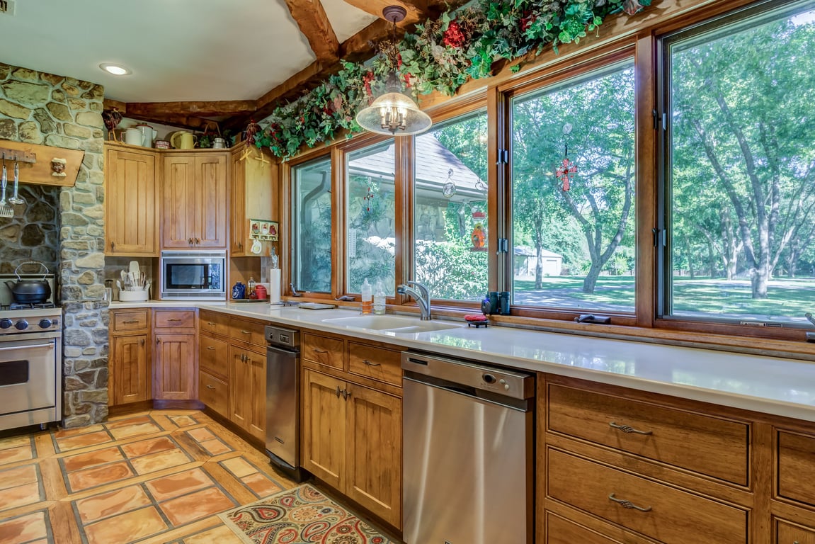 professional house cleaner kitchen