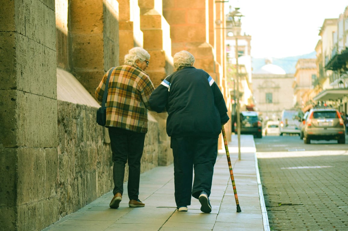 SR Lifestyle: Building Independence, Connection, and Confidence in Later Life