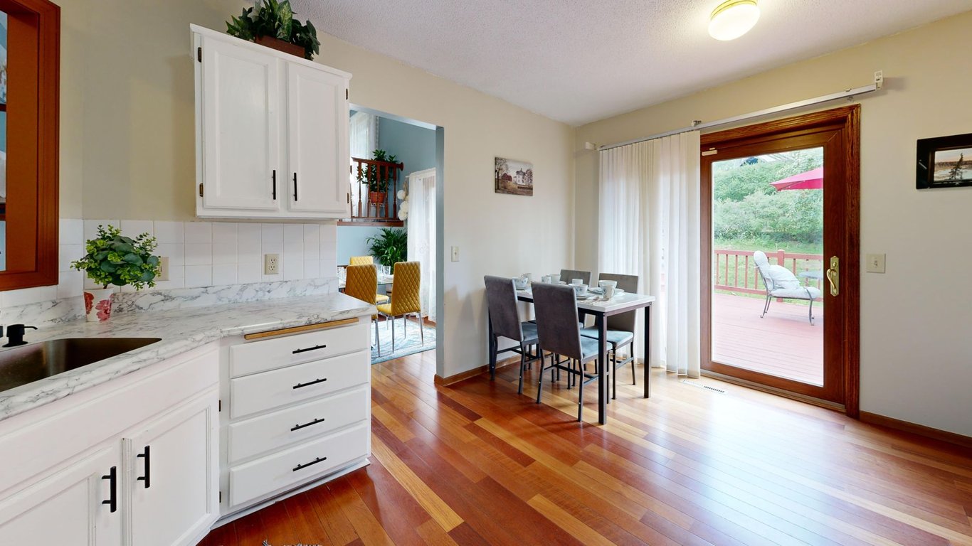 Kitchen Makeovers Near Me: How to Find the Right Local Remodeler