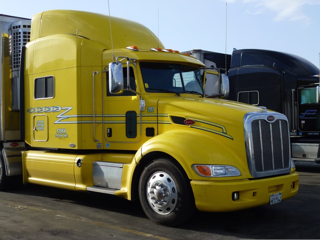 semi truck tractor trailer