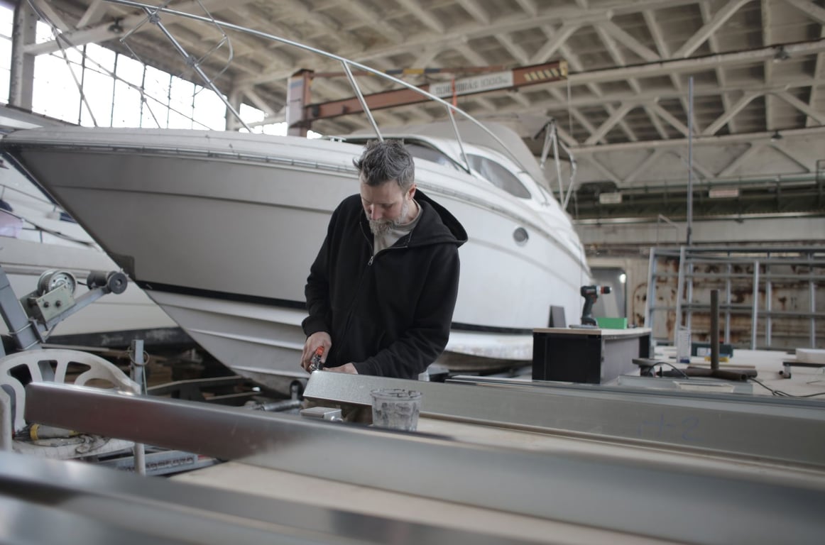 Pontoon Boat Trailers for Sale: How to Choose the Right Fit, Capacity, and Features