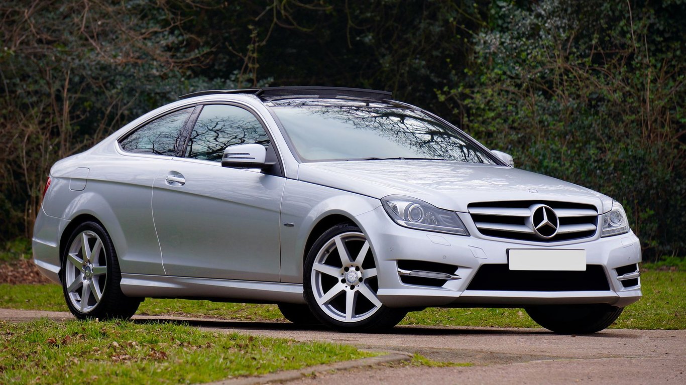 Mercedes-Benz Tires: How to Choose the Right Fit Without Overpaying