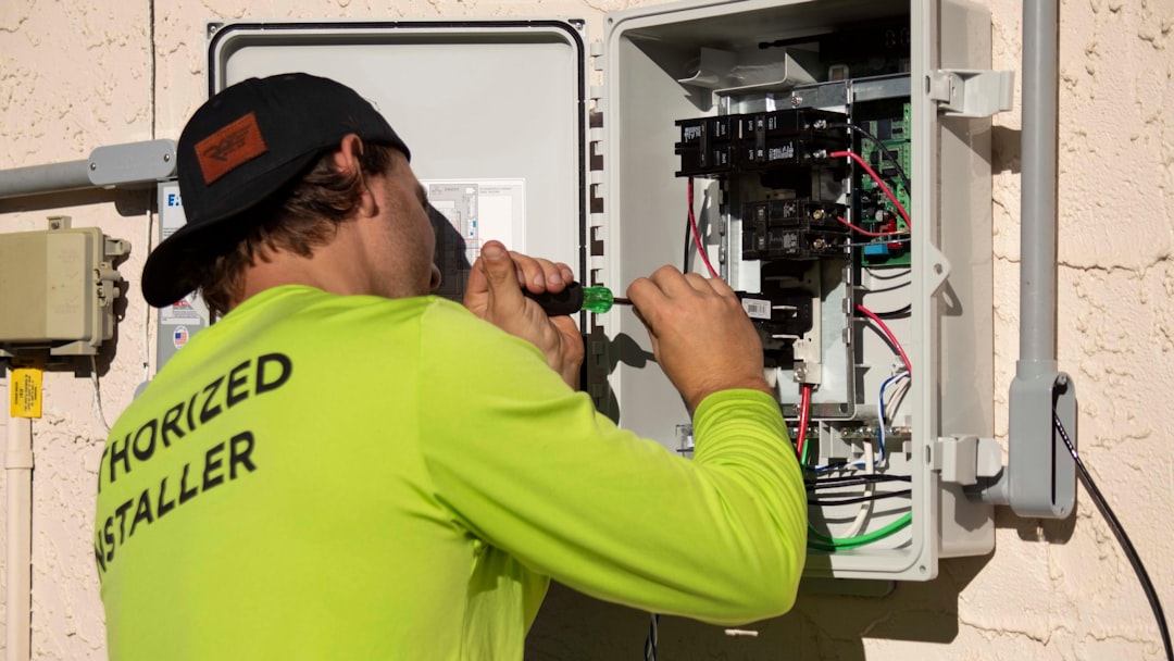 Emergency AC Service: What Homeowners Should Do Before Calling for Help