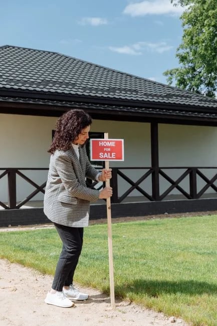 Image describing How to Find the Best HUD Houses for Sale in 2026 Fast?