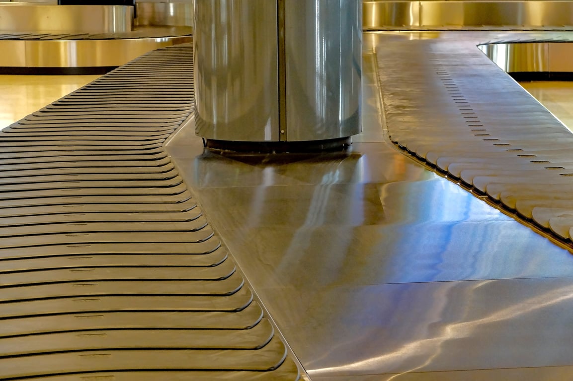 airport luggage carousel
