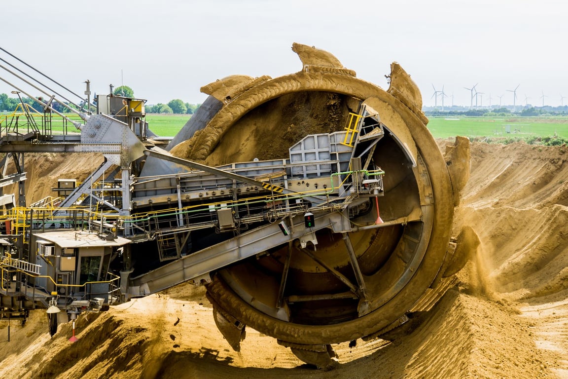 Large Earth Moving Equipment: Choosing Capacity Without Overspending