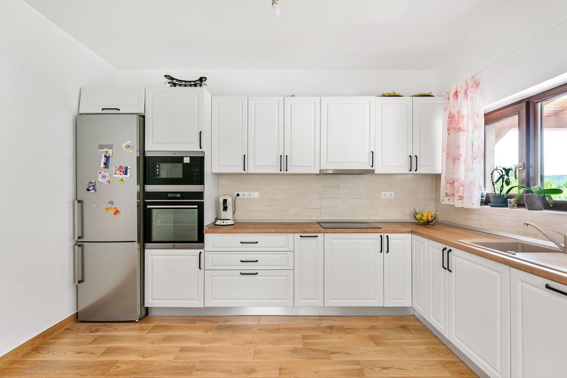 kitchen cabinet installation