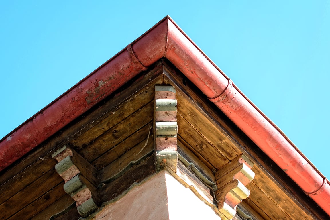 roof gutter maintenance