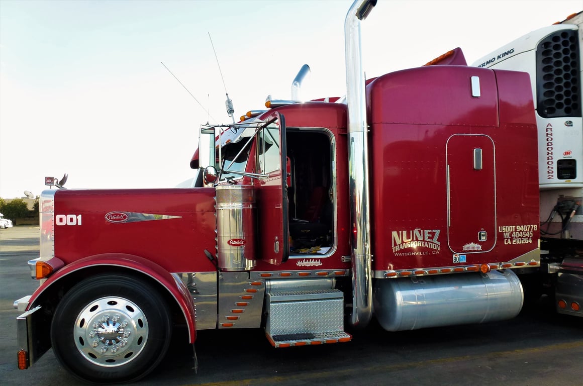 flatbed tow truck