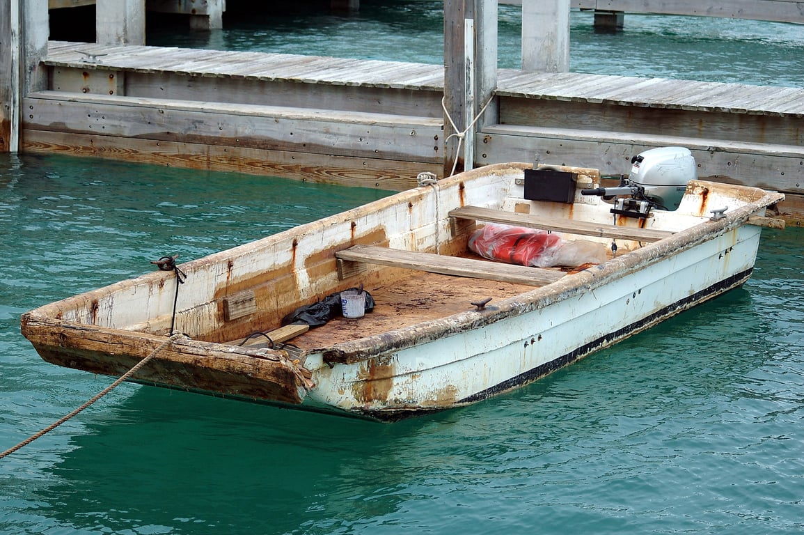 outboard motor boat