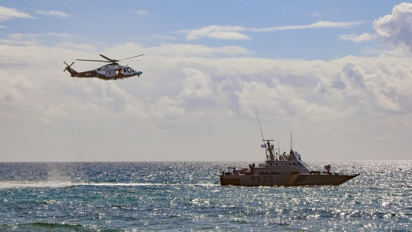 Sea Tow rescue boat