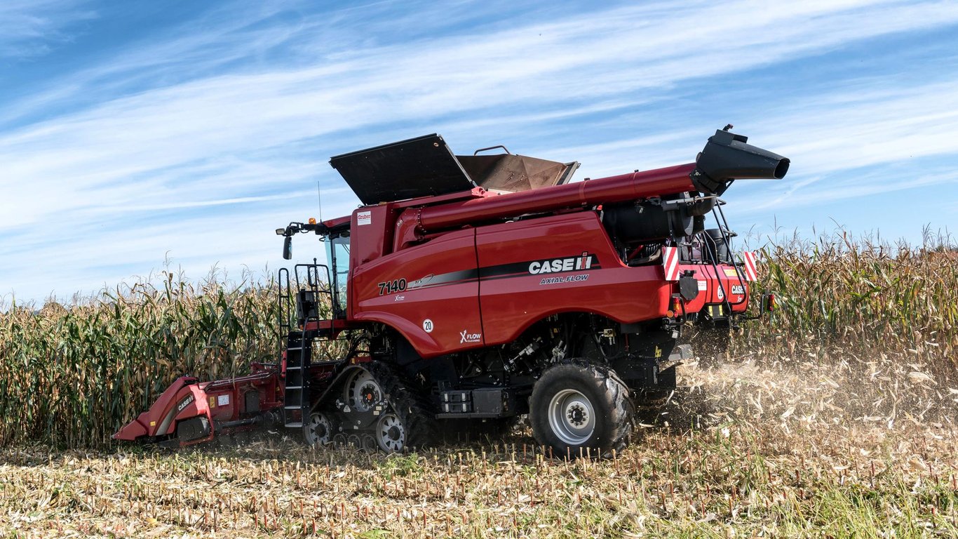 CASE Compact Track Loader: A Practical Buyer’s Guide to Jobsite Fit and Ownership Costs