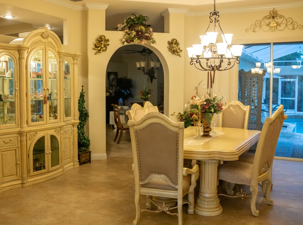 assisted living community dining room