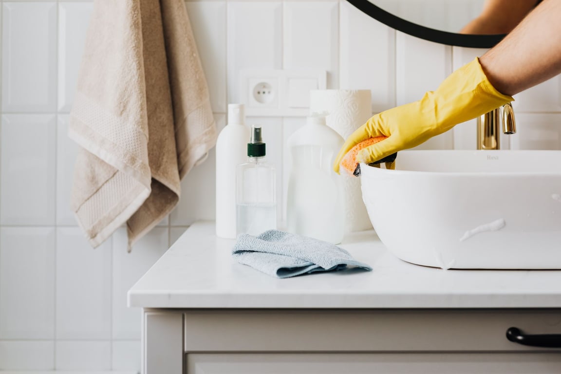 Deep Cleaning Services Near Me: How to Compare What’s Included, Costs, and Quality