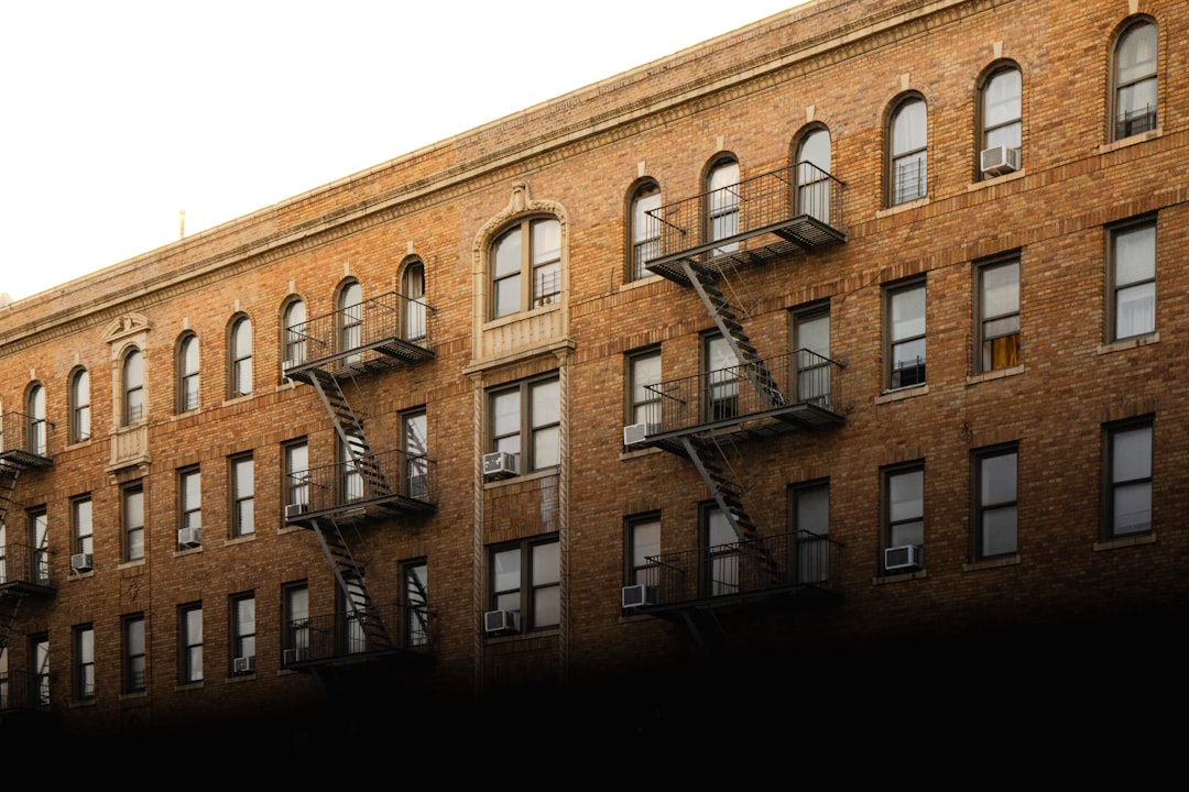 Emergency Air Conditioner Repair: What U.S. Homeowners Should Do Before Calling for Service